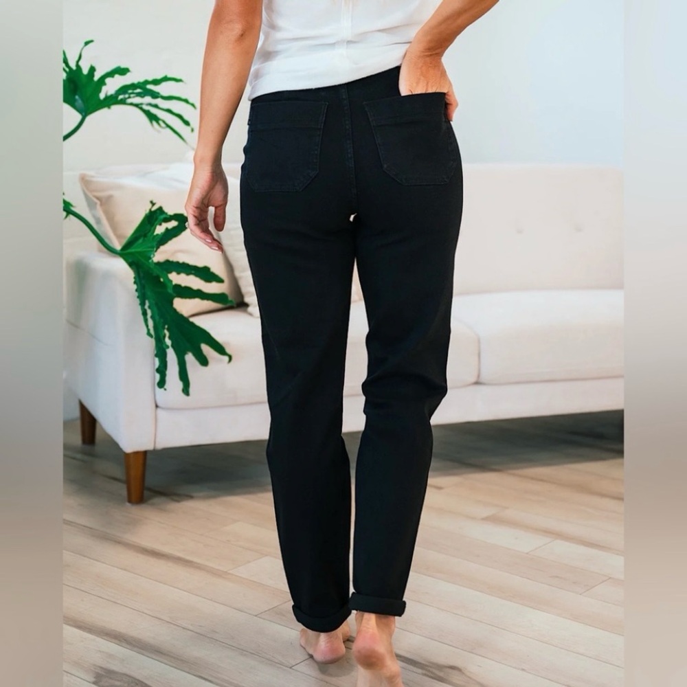 Judy Blue Women's High Waist Black Jogger Jeans Stretch Denim Size 14W - Picture 3 of 16